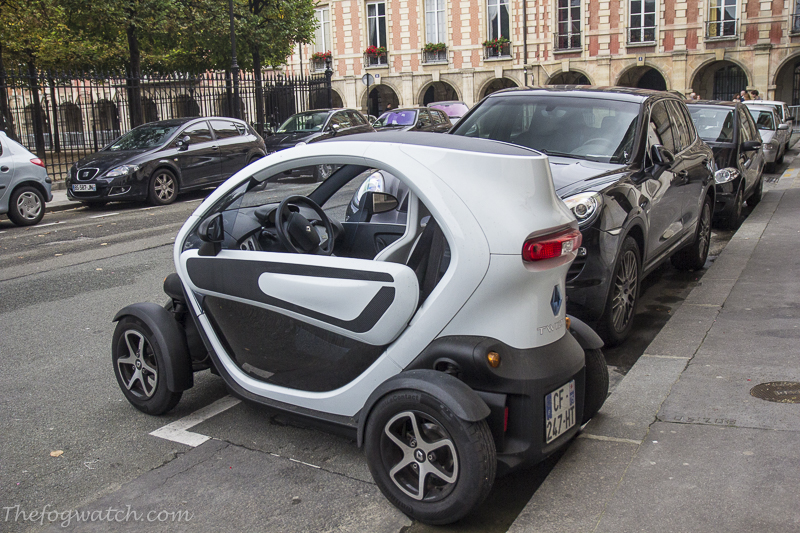 Creative parking in Paris