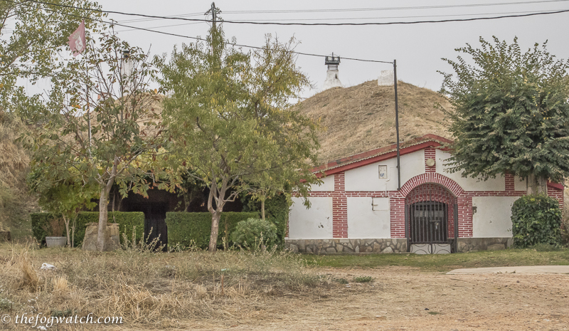 Hobbit houses, then on to Villar de Mazariffe