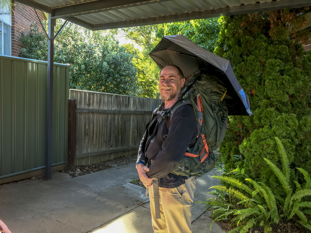 Hands-free trekking umbrella - The Fog Watch