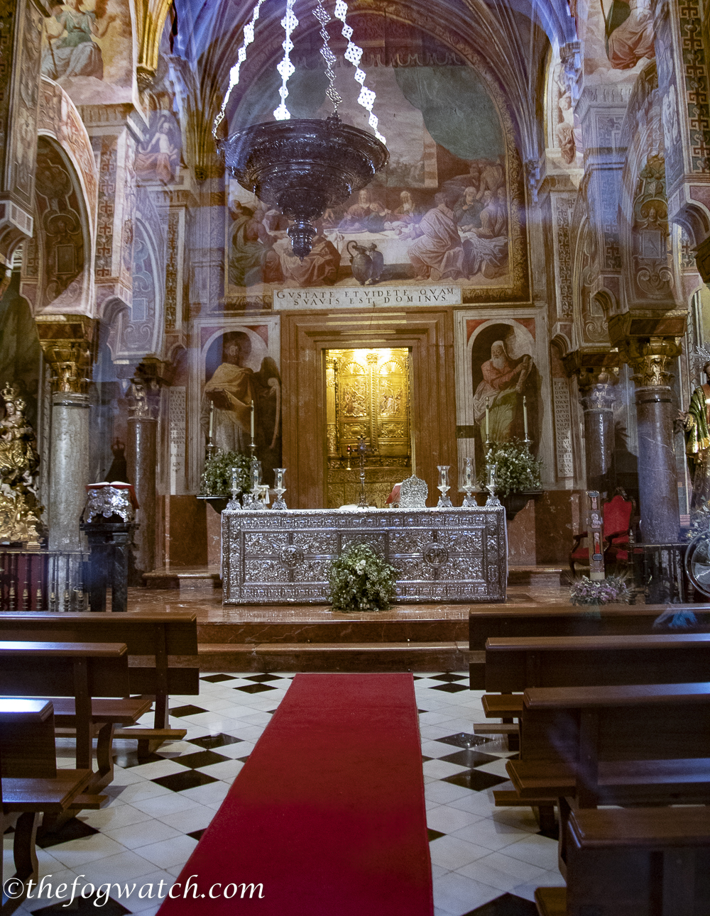 Mezquite cathedral altar