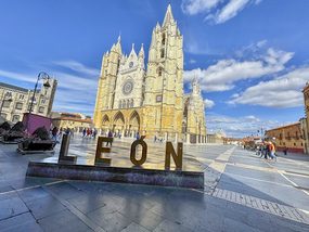 Mansilla de las Mulas to León